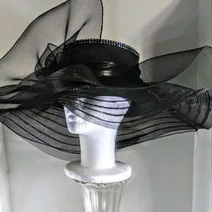 BLACK OVERSIZE FASHION HAT
